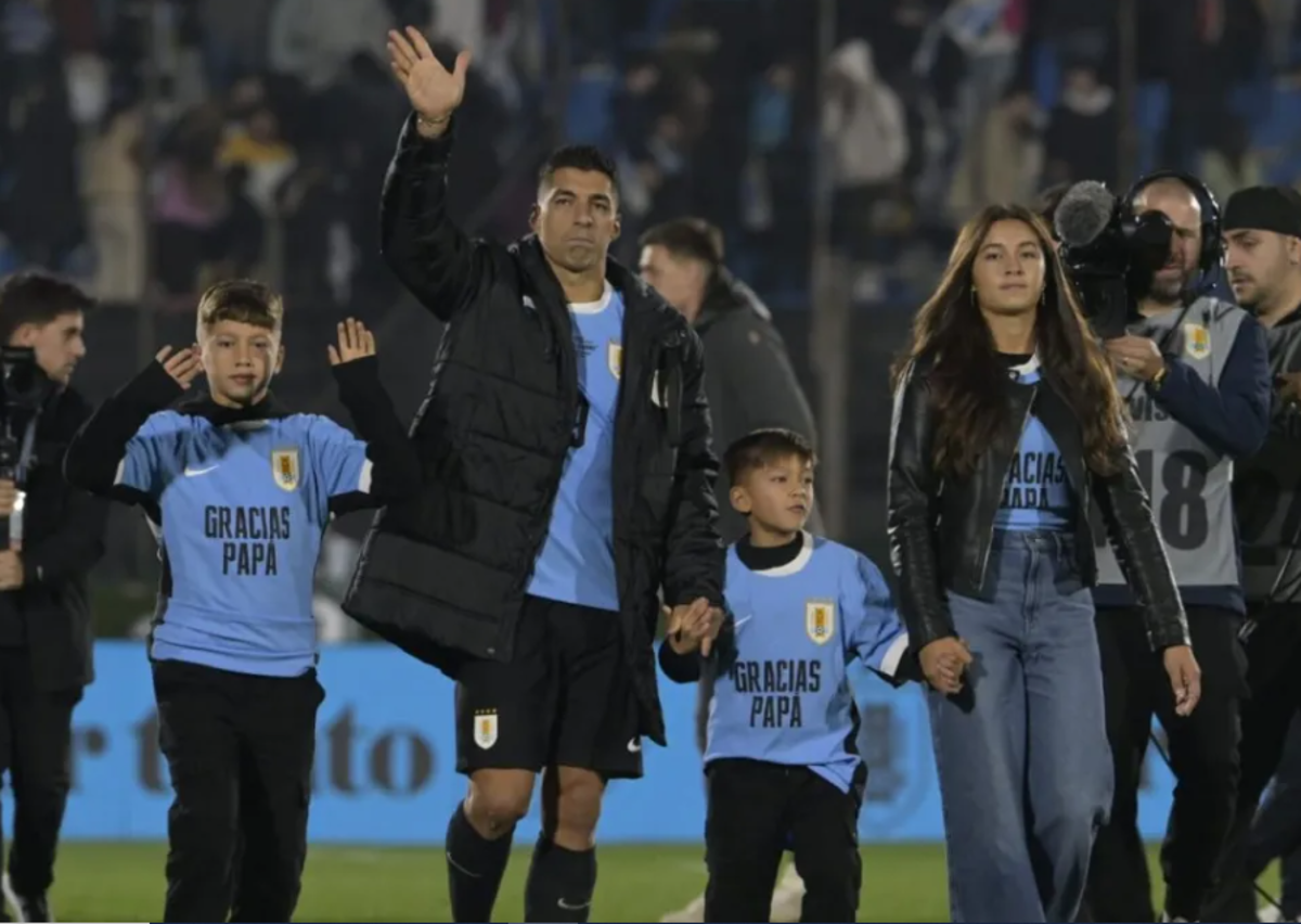Así se despidió Luis Suárez de Uruguay y la aparición de Messi en el Centenario: “Hola, gordo...”