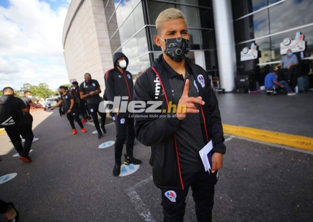 ¡Cánticos y nuevo look! La partida de Olimpia rumbo a Orlando para enfrentar al Montreal Impact