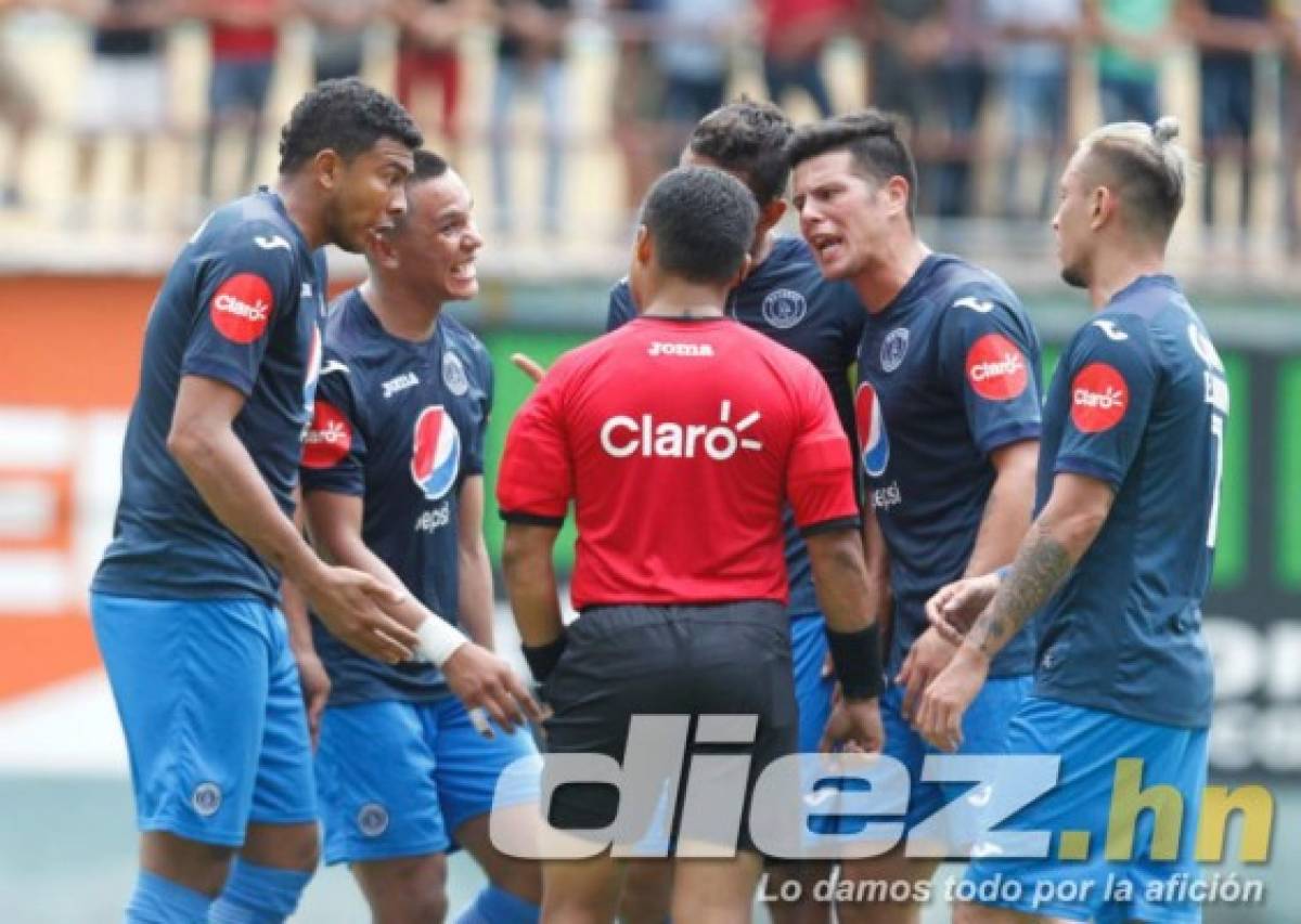 ¡Abatidos! La tristeza de los jugadores del Juticalpa y Wilmer Cruz tras la derrota ante Motagua