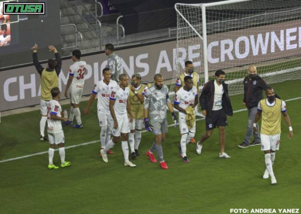 ¡No se vio en TV! Pedro Troglio y sus gritos; el show de la Ultrafiel y los festejos del Olimpia en Orlando