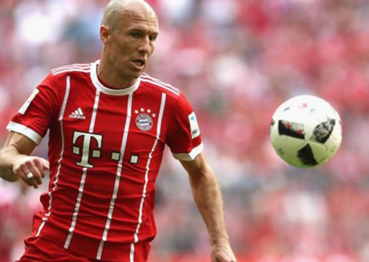 Robben tira un venenoso dardo al PSG: 'El dinero no marca goles'  