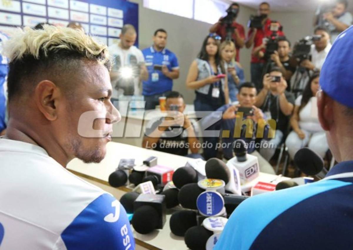 Caras largas, lesionados, nutrida presencia de prensa y una nueva dupla en Honduras