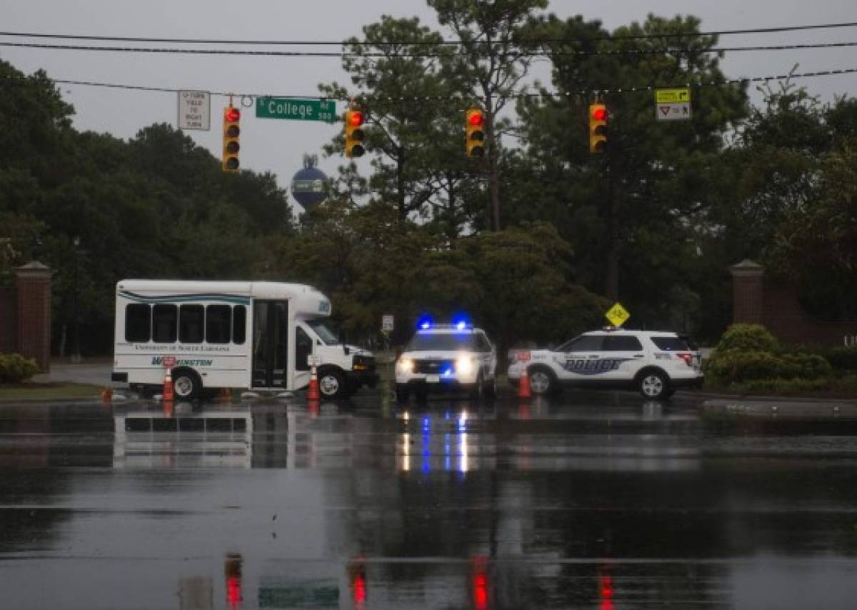 EN FOTOS: Huracán Florence ya golpeó con fuerza la costa este de Estados Unidos