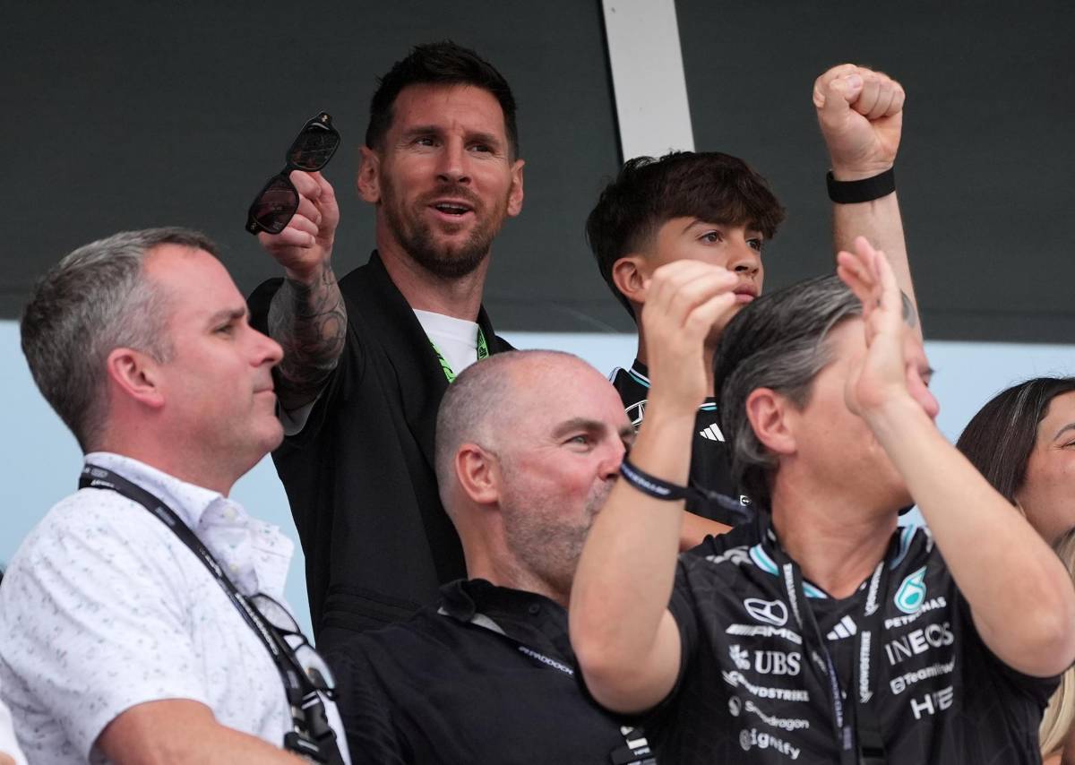 Messi asistió por primera vez al GP de la Fórmula 1: así llegó con Antonela al evento en Miami y acaparó todos los lentes