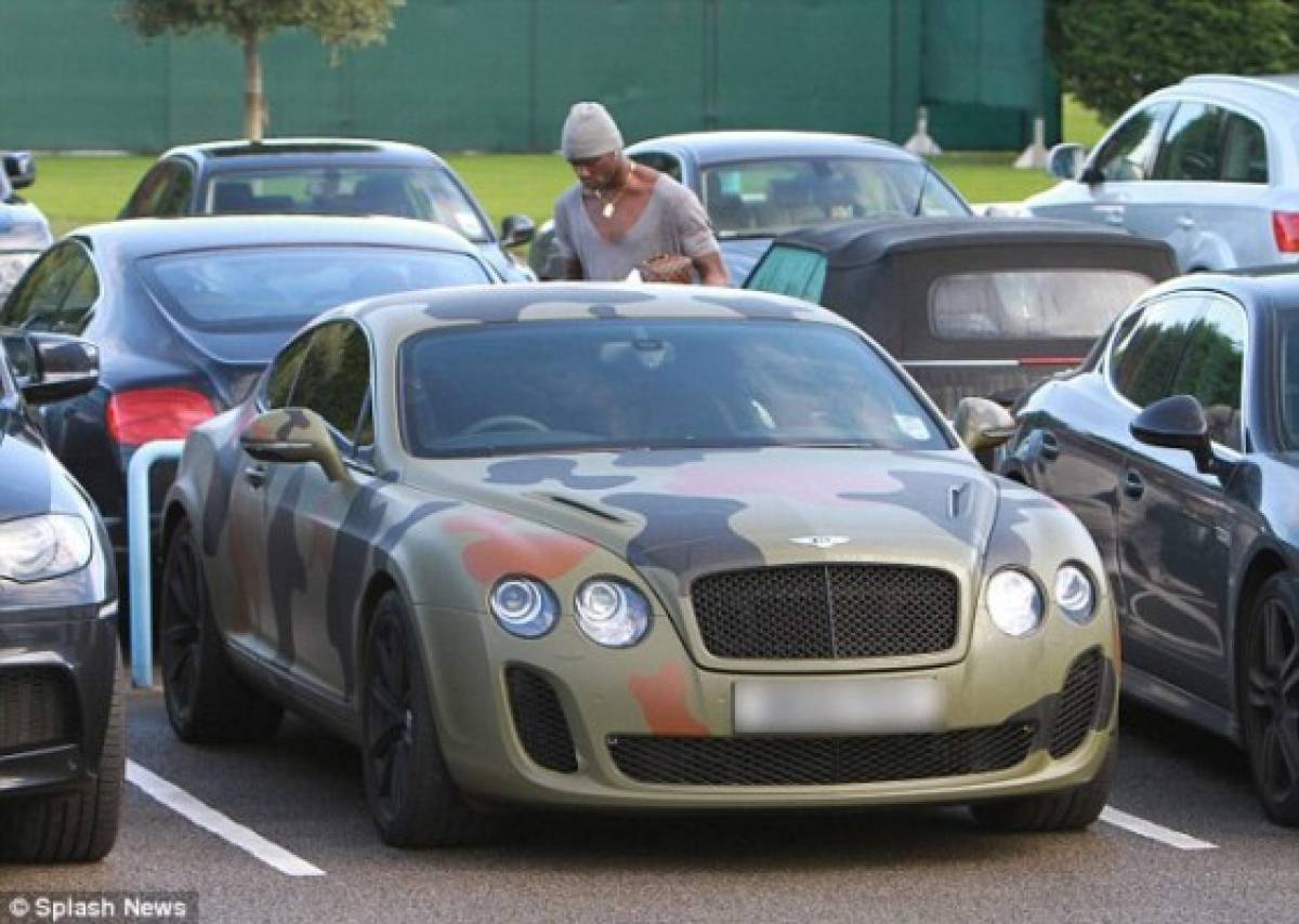 ¿Qué figuras del fútbol han utilizado estos extraños o lujosos automóviles?