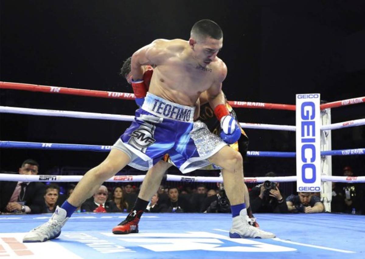 EN FOTOS: Así noqueó Teófimo López a Diego Magdaleno