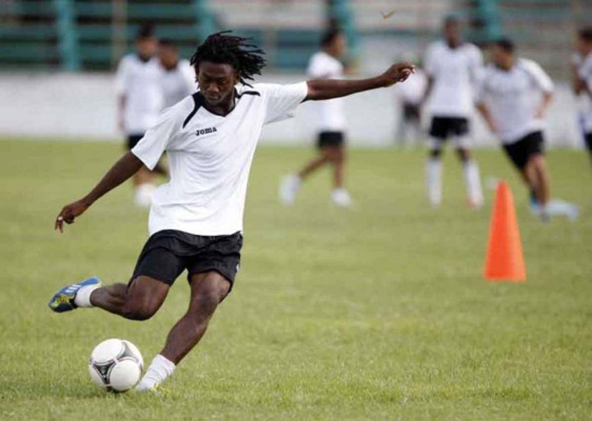 Futbolistas que cambiaron de equipo y ahora viven un infierno en el banco