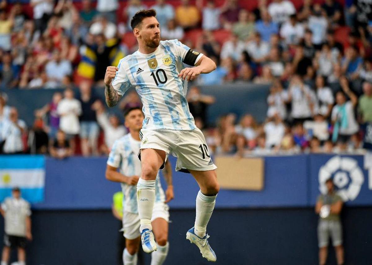 Las imágenes de la presentación estelar de Messi en el Argentina-Estonia: Su récord de cinco goles y alegría total