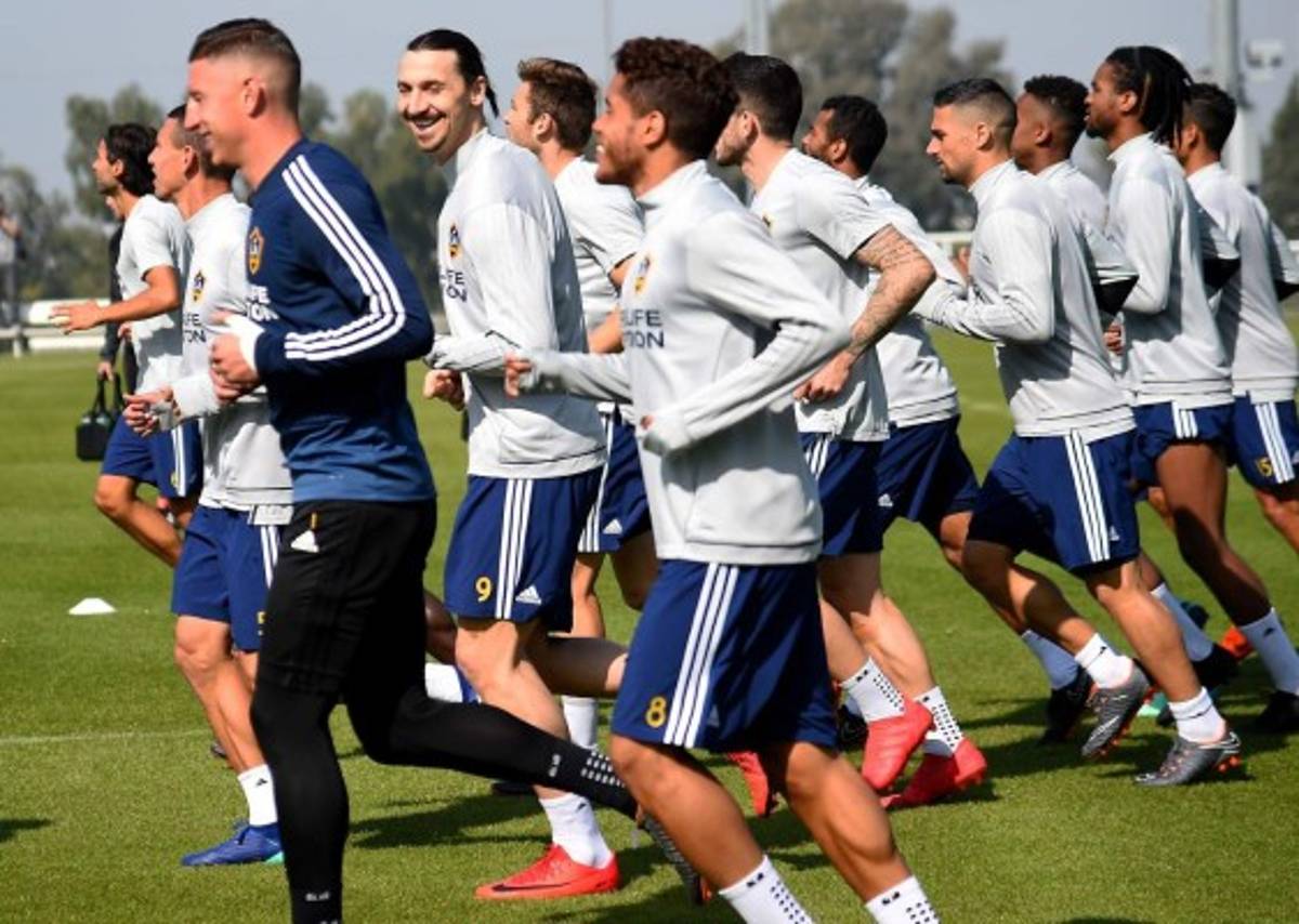 EN FOTOS: 'Ibramanía' en Los Angeles con llegada de Zlatan... ¿Qué se dijo con Jona dos Santos?