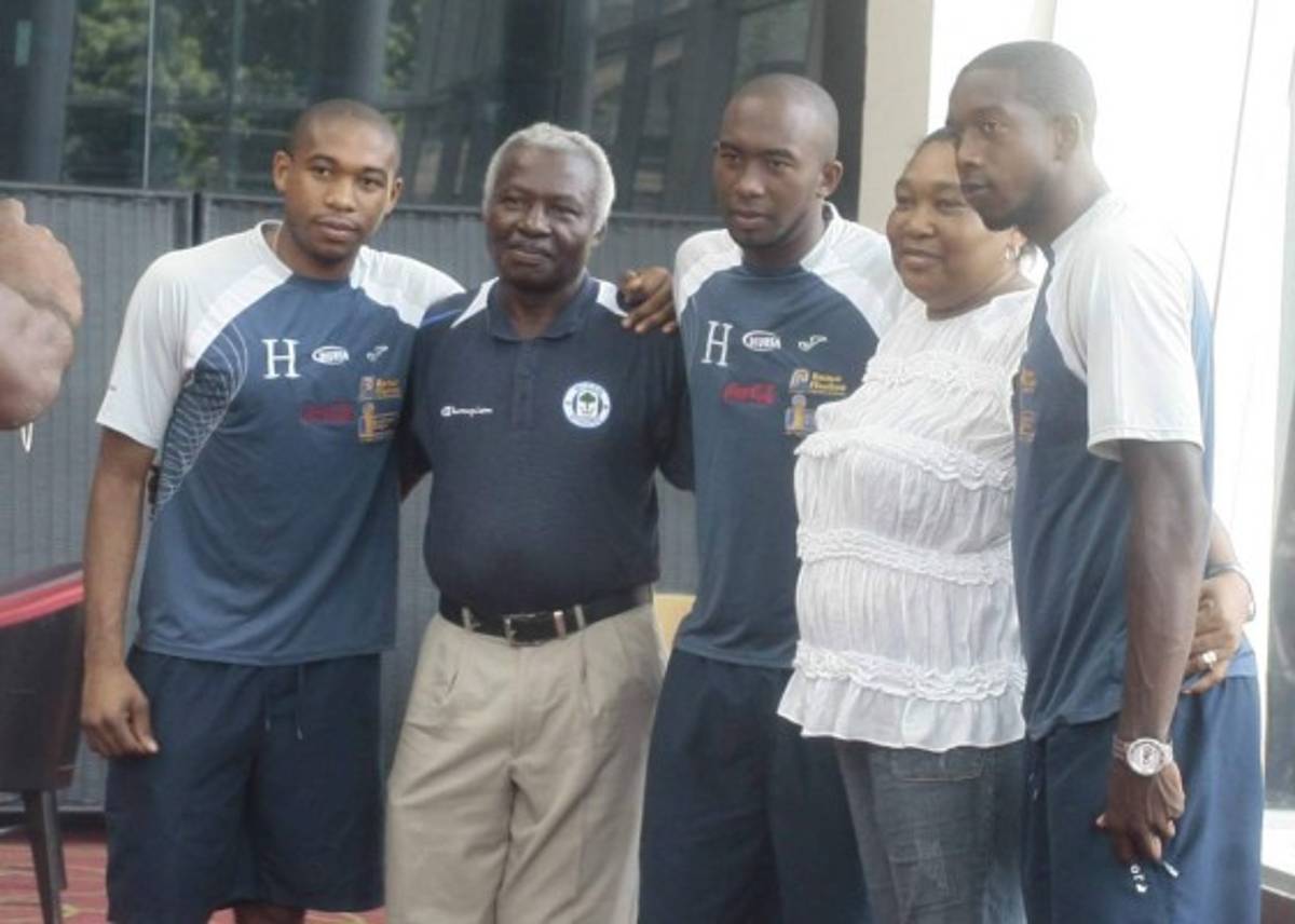 Jugadores que lograron construirle una casa a su madre gracias al fútbol
