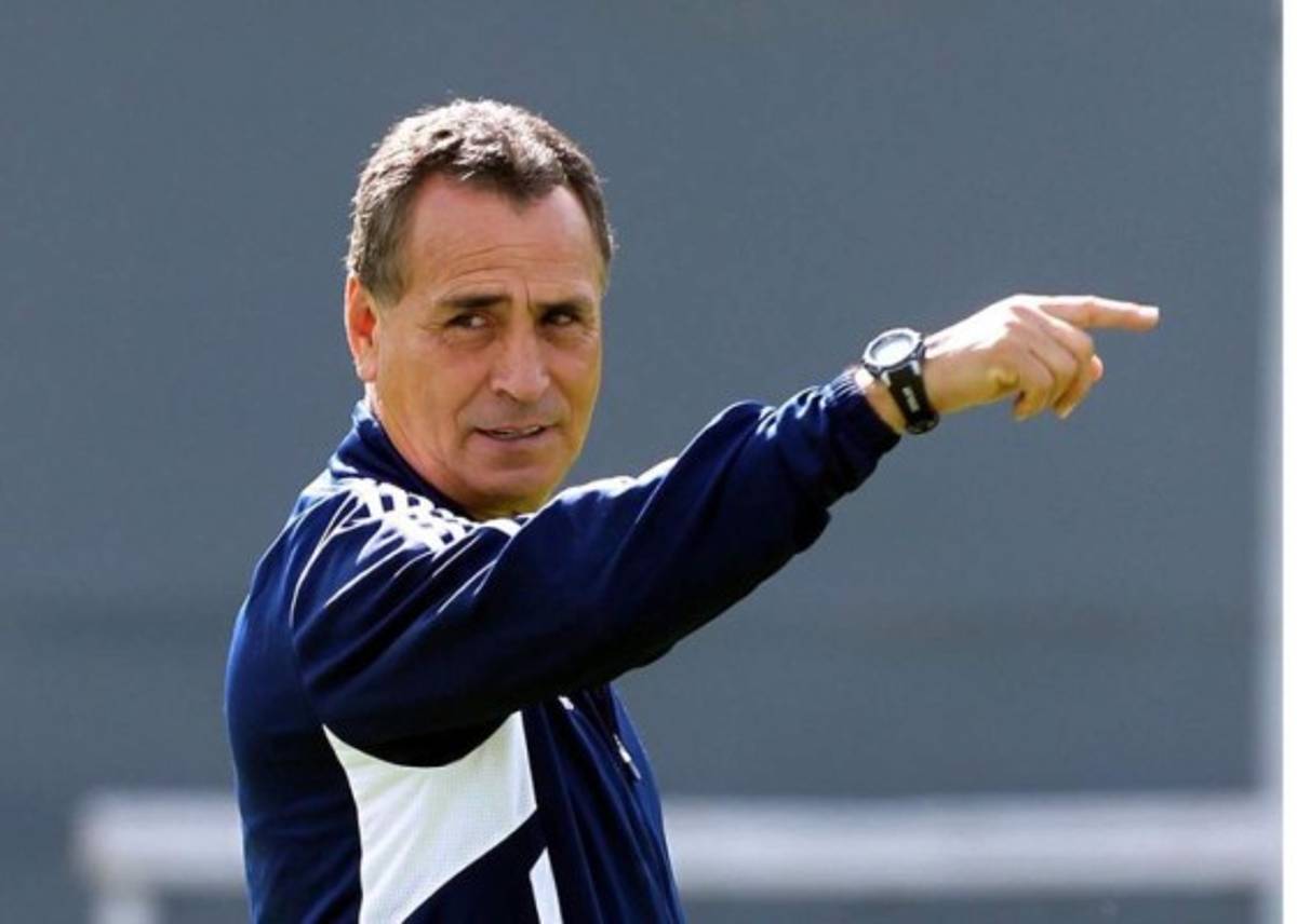 Mundialistas, interinatos y pruebas: Los 27 entrenadores que ha tenido Chivas en la era de Jorge Vergara