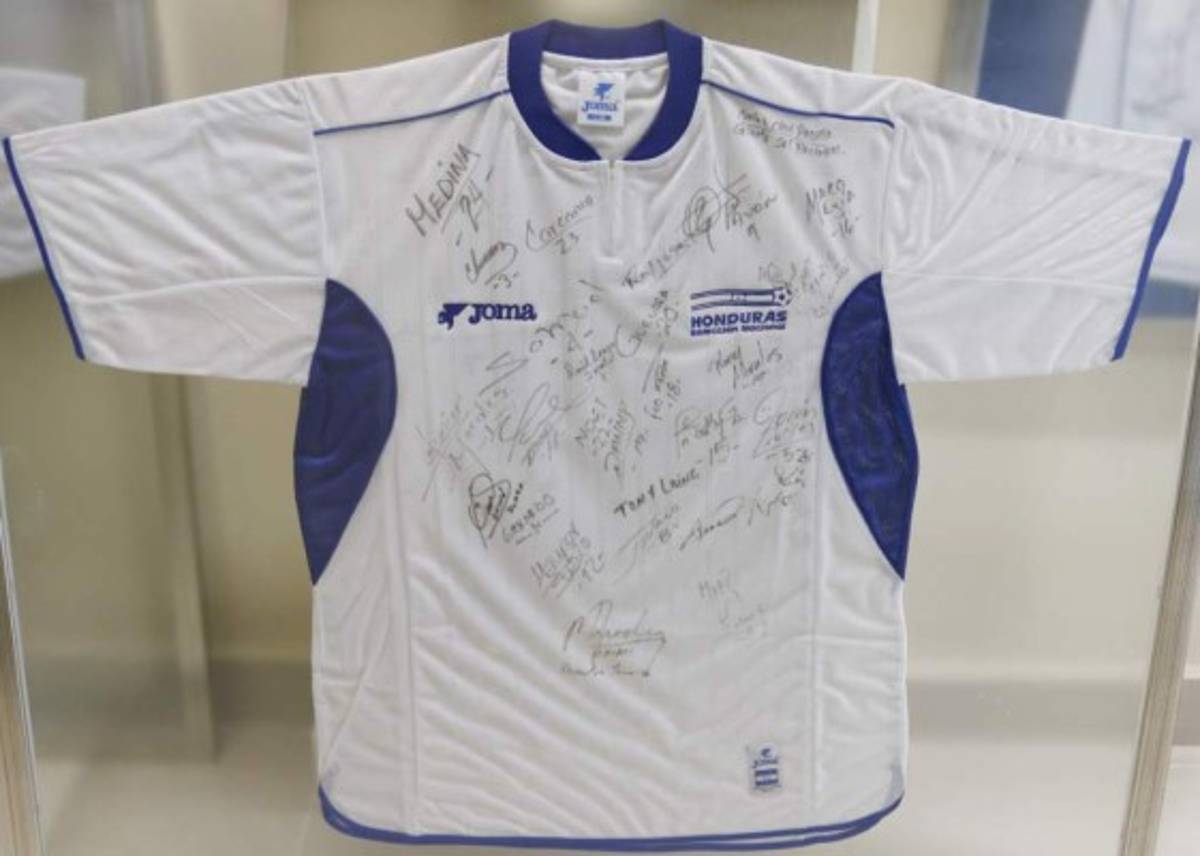 FOTOS: Desde 1970, así ha sido la evolución de la camiseta de la selección de Honduras