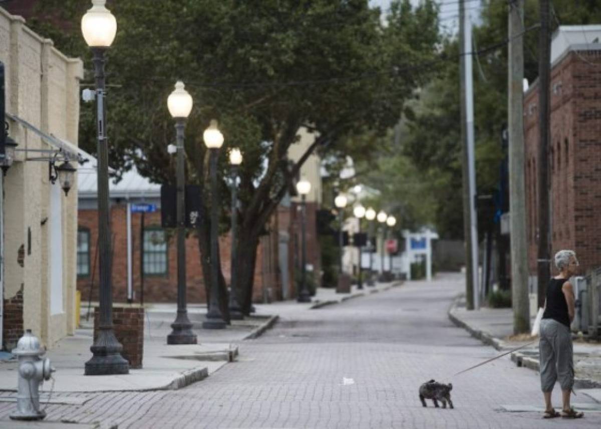 Las costas de las Carolinas quedan vacías por Huracán Florence