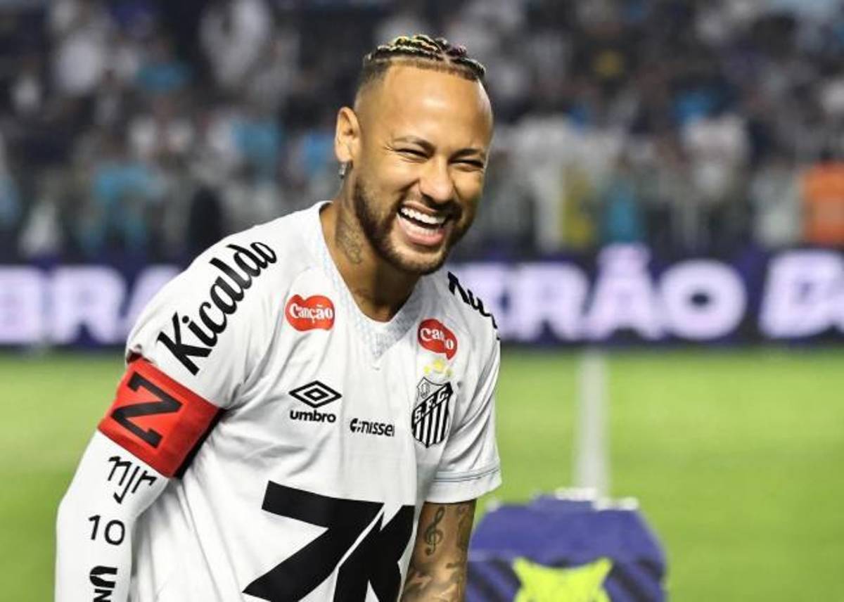 Neymar compró el Batimóvil, pero no puede usarlo: tres años en construirse y la millonada que pagó por su nuevo capricho