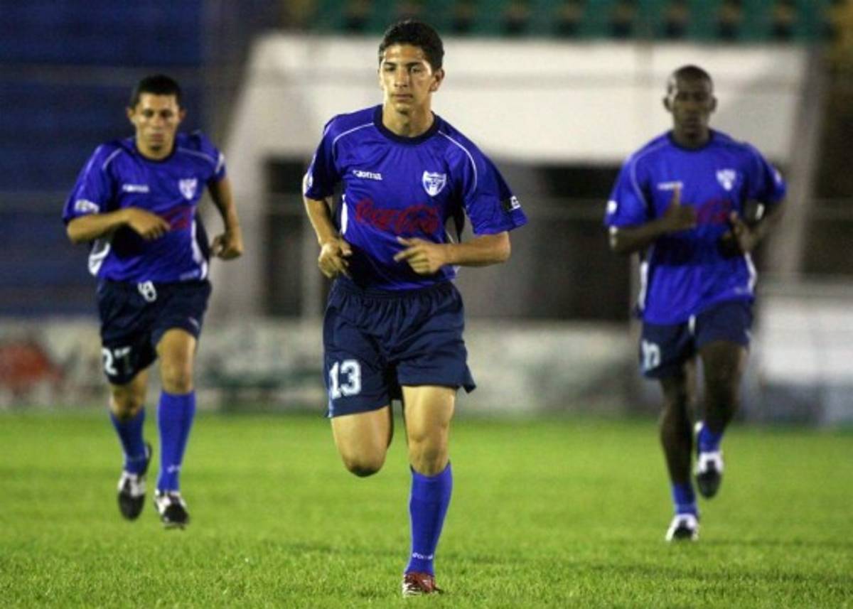 Los hondureños que se marcharon al extranjero con 20 años o menos  