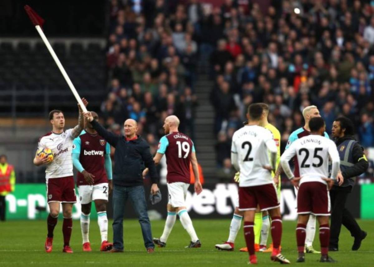 Impactante: Aficionados del West Ham encarar a jugadores y también al dueño