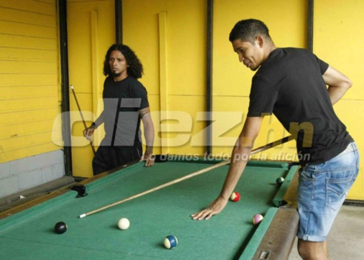 Entre regalos, jugando billar y muchas sonrisa se entrenó el Real España