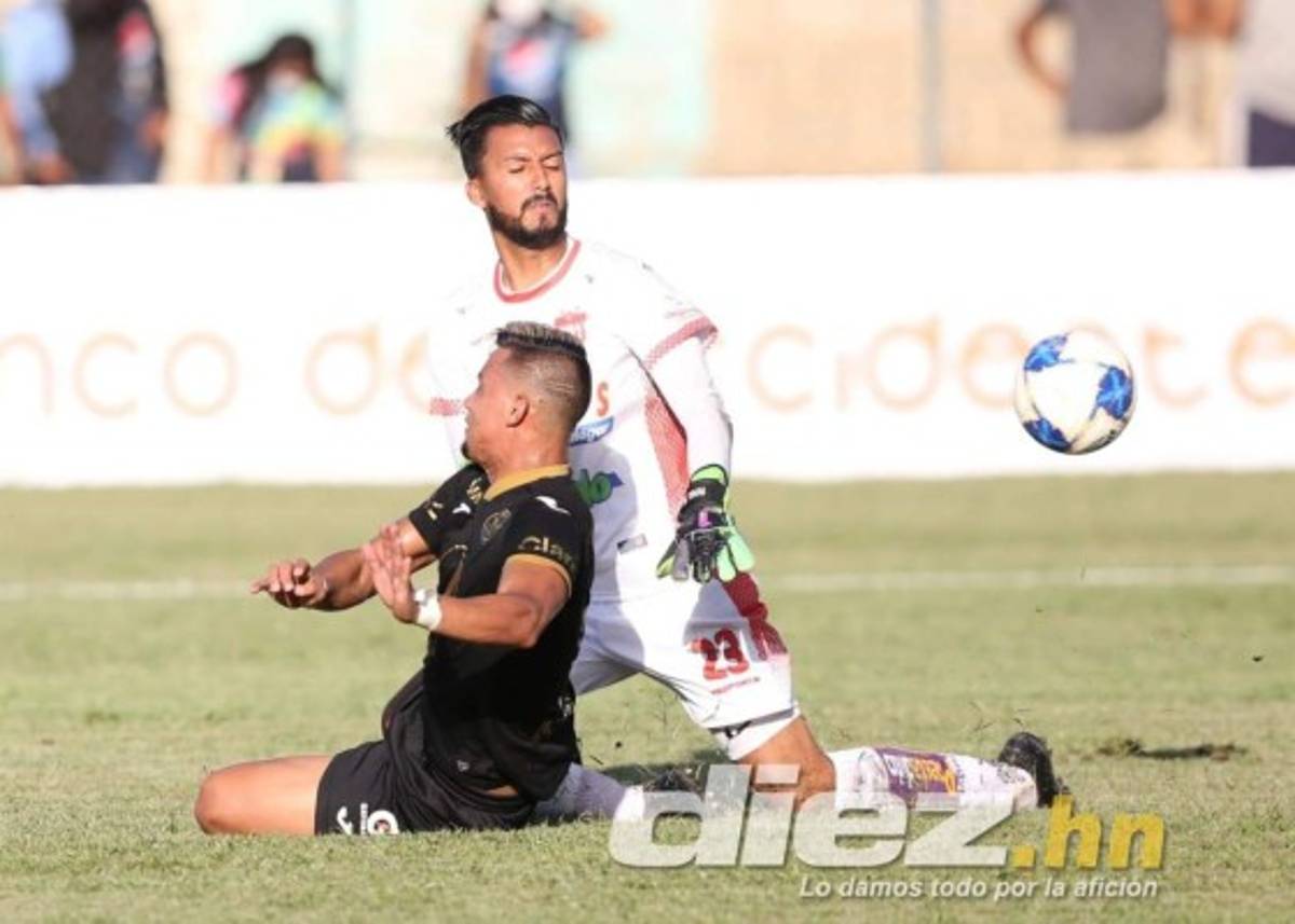 Lo que no viste en TV en la jornada 9: bellezas, beso apasionado de Pereira ¡y graves heridas a dos jugadores!