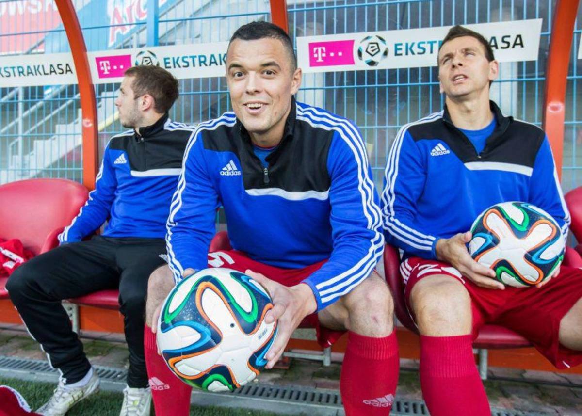 Era mejor que Lewandowski, el Chelsea de Mourinho le ofreció contrato, pero terminó borracho en las calles de Polonia