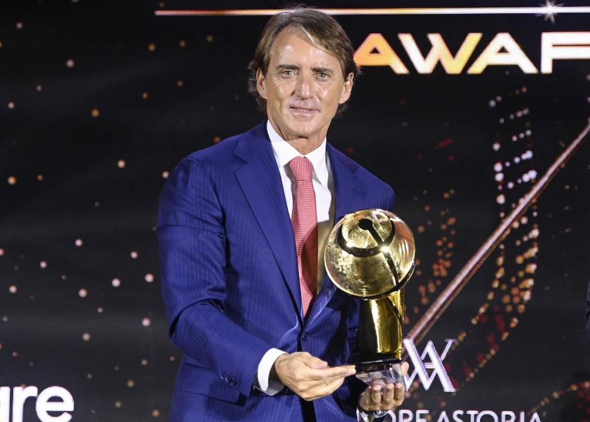 Alexia Putellas enamora en Dubái: así fue la entrega de los premios Globe Soccer Awards y Ronaldinho no pudo faltar