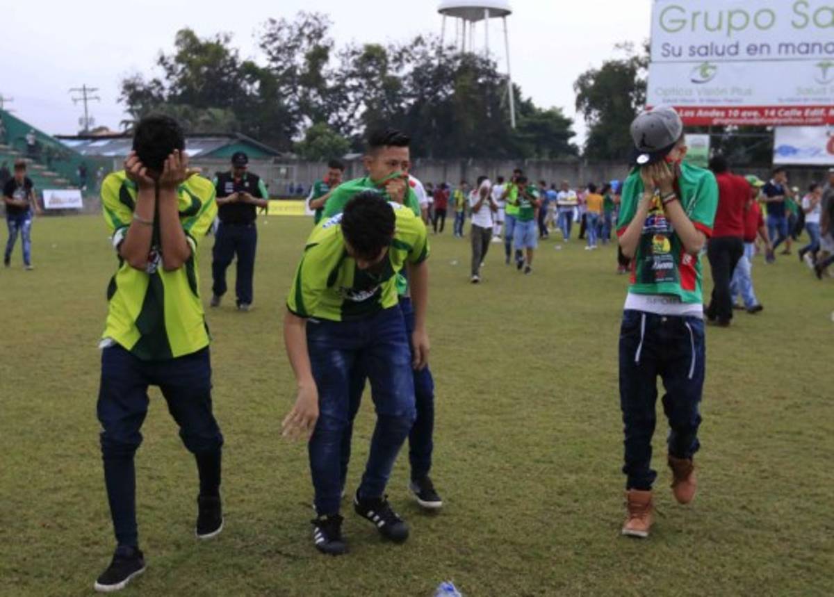 Las fotos más polémicas de los incidentes en el clásico sampedrano y capitalino
