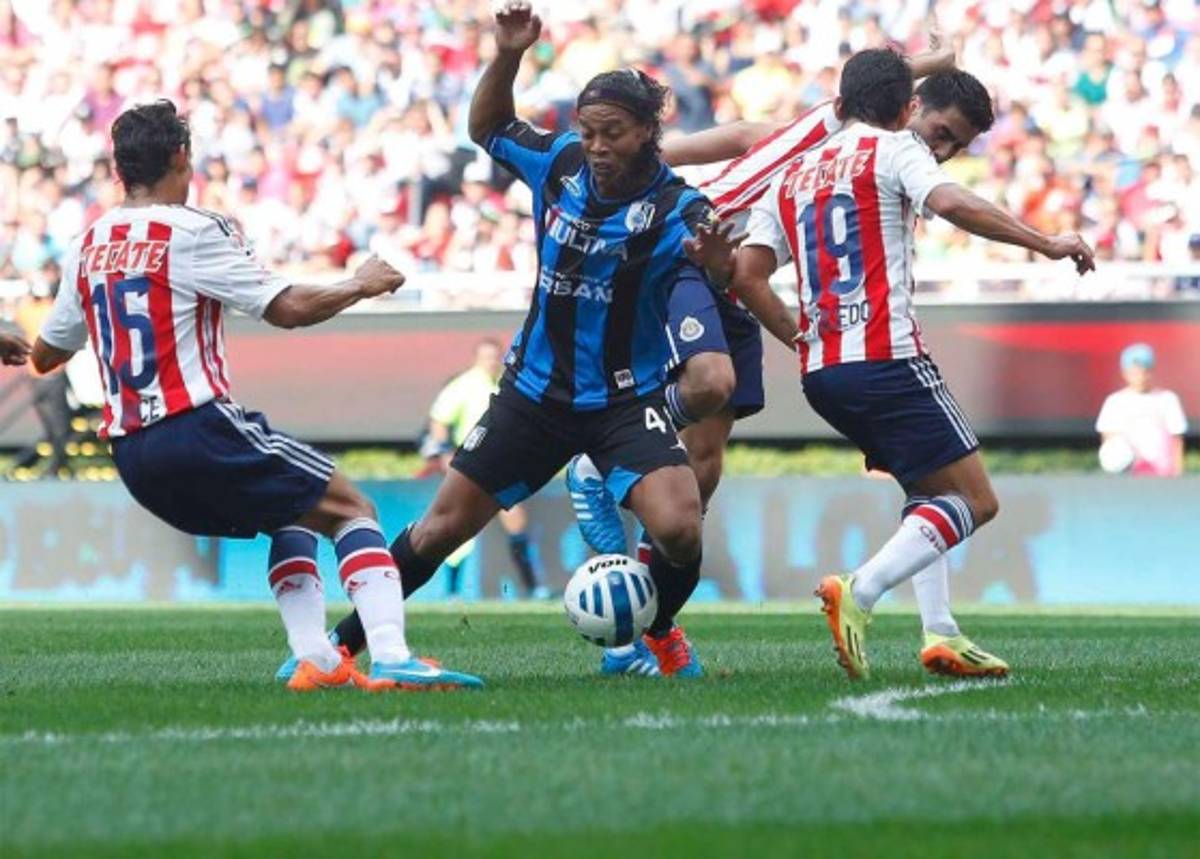 La trayectoria de Ronaldinho en imágenes