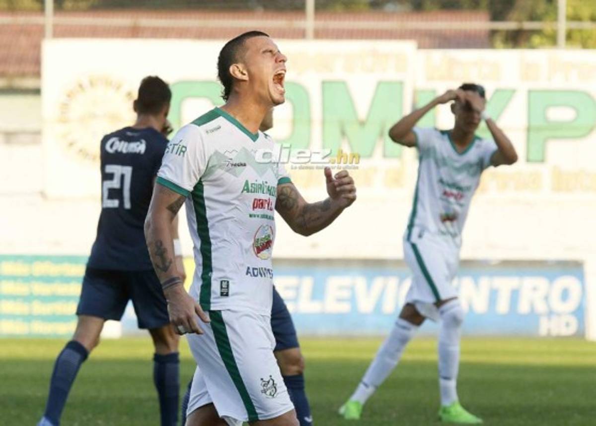 NO VISTE EN TV: La chica del escote, bellezas y ambientazo en el Excélsior