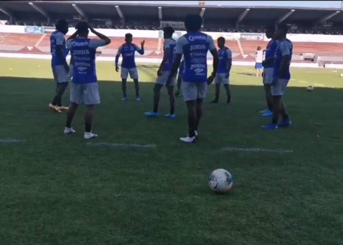 ¡Bromas, risas y un picadito! Así fue el entreno de Honduras previo al decisivo juego ante El Salvador
