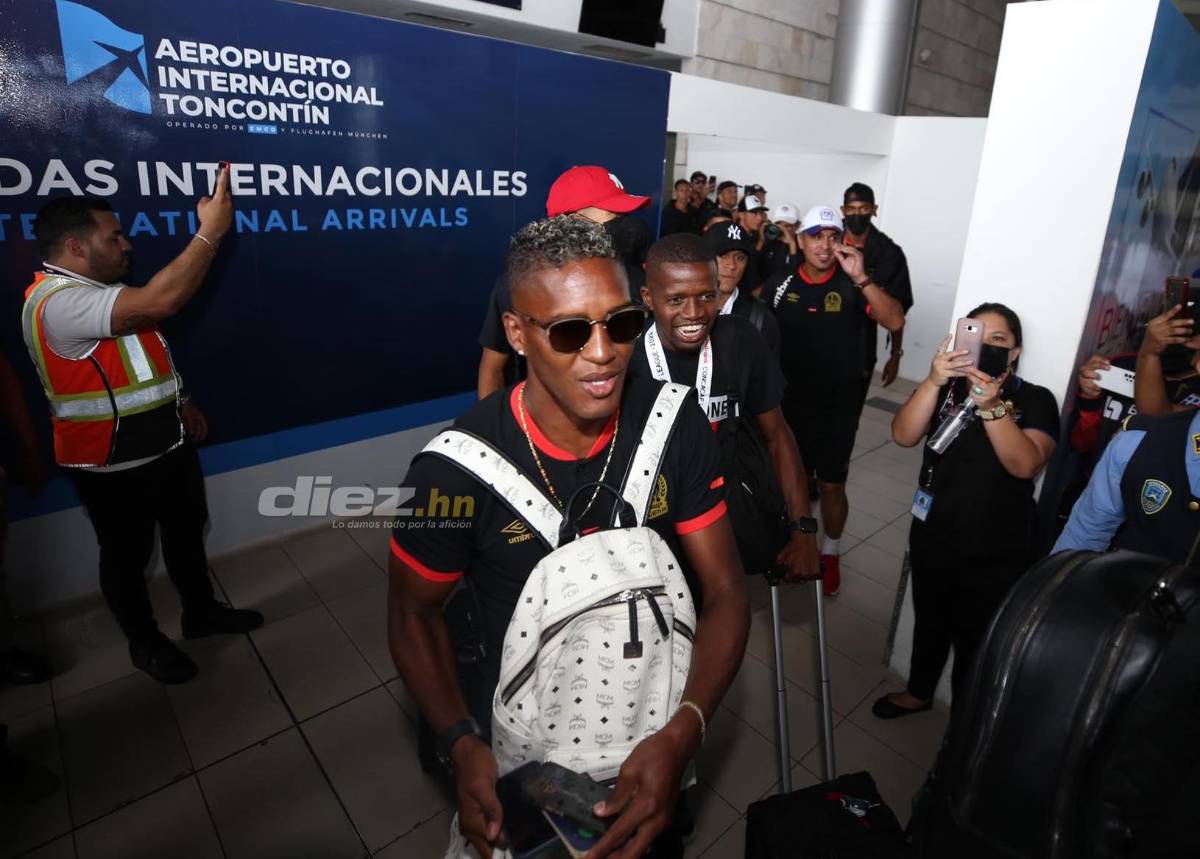 La llegada triunfal del campeón Olimpia a Honduras: La locura del ‘Patón’, el recibimiento a Bengtson y ¿quién bajó la copa?