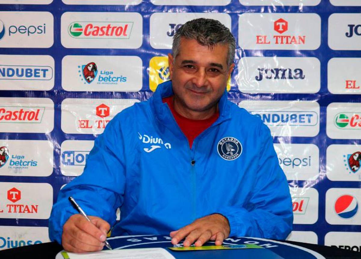 Así fue el primer entrenamiento de Diego Vázquez en su vuelta a Motagua; charla ¿y quién estuvo como su asistente?