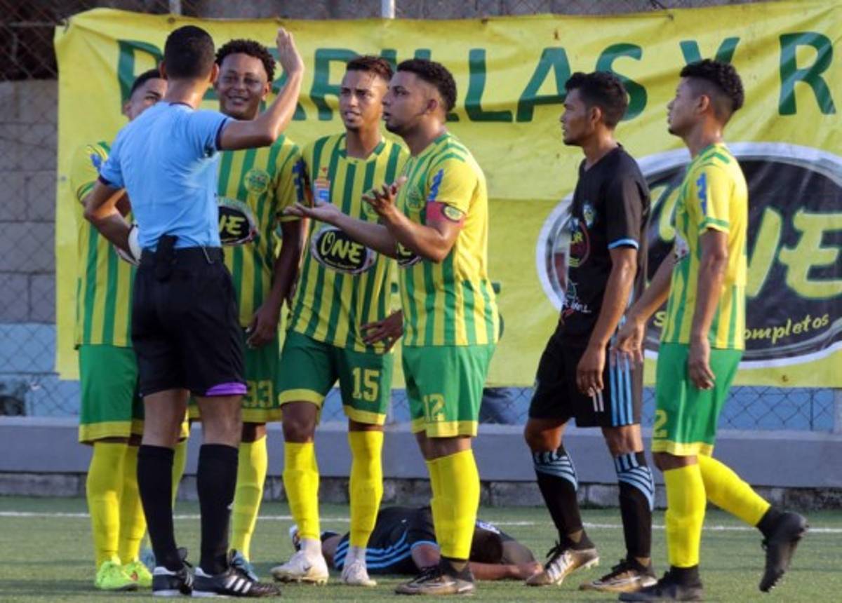 EN FOTOS: ¡Así se vive el Ascenso en el fútbol de Honduras!