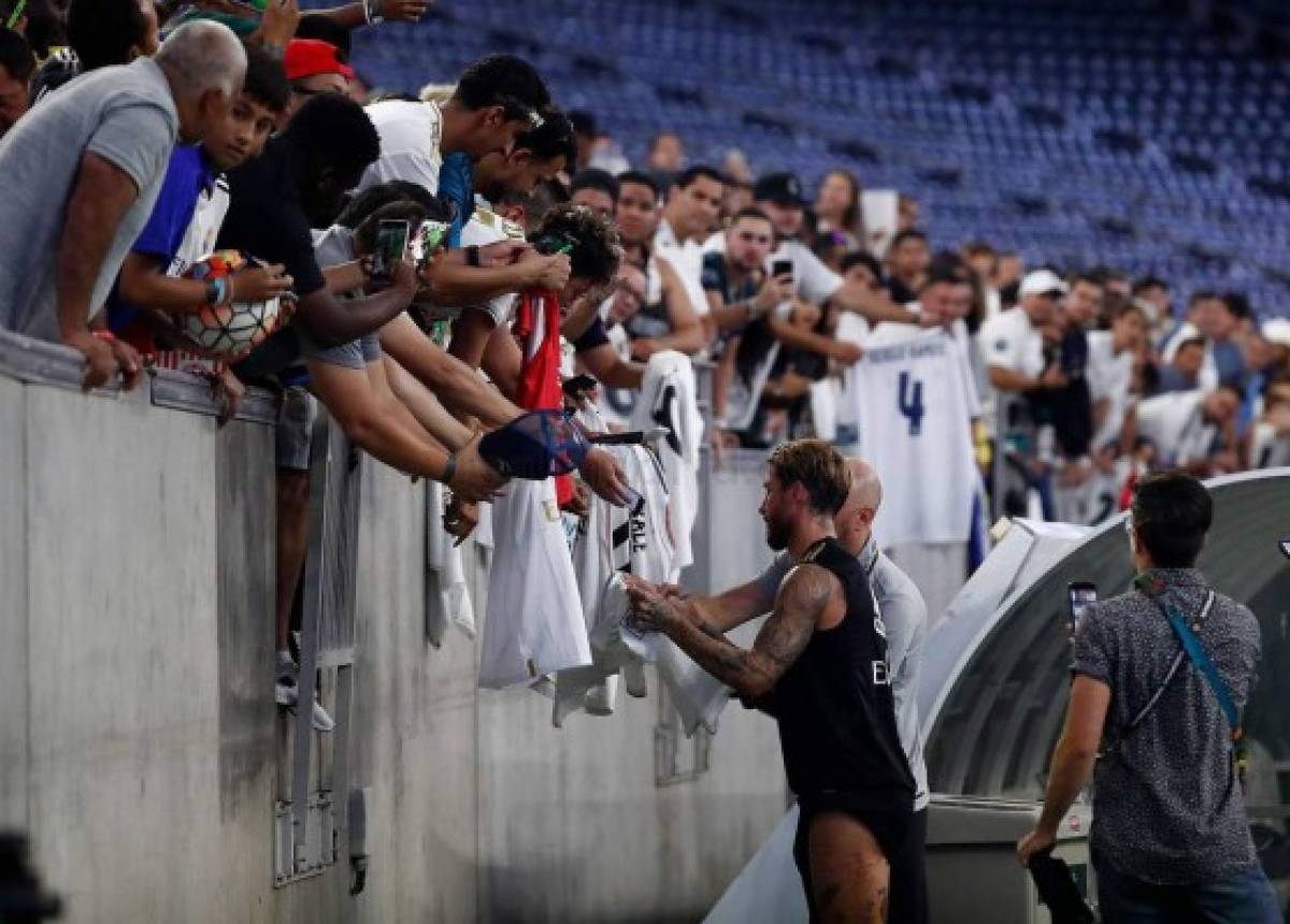 La volada de Keylor y la firma de autógrafos: Así fue el último entrenamiento del Real Madrid