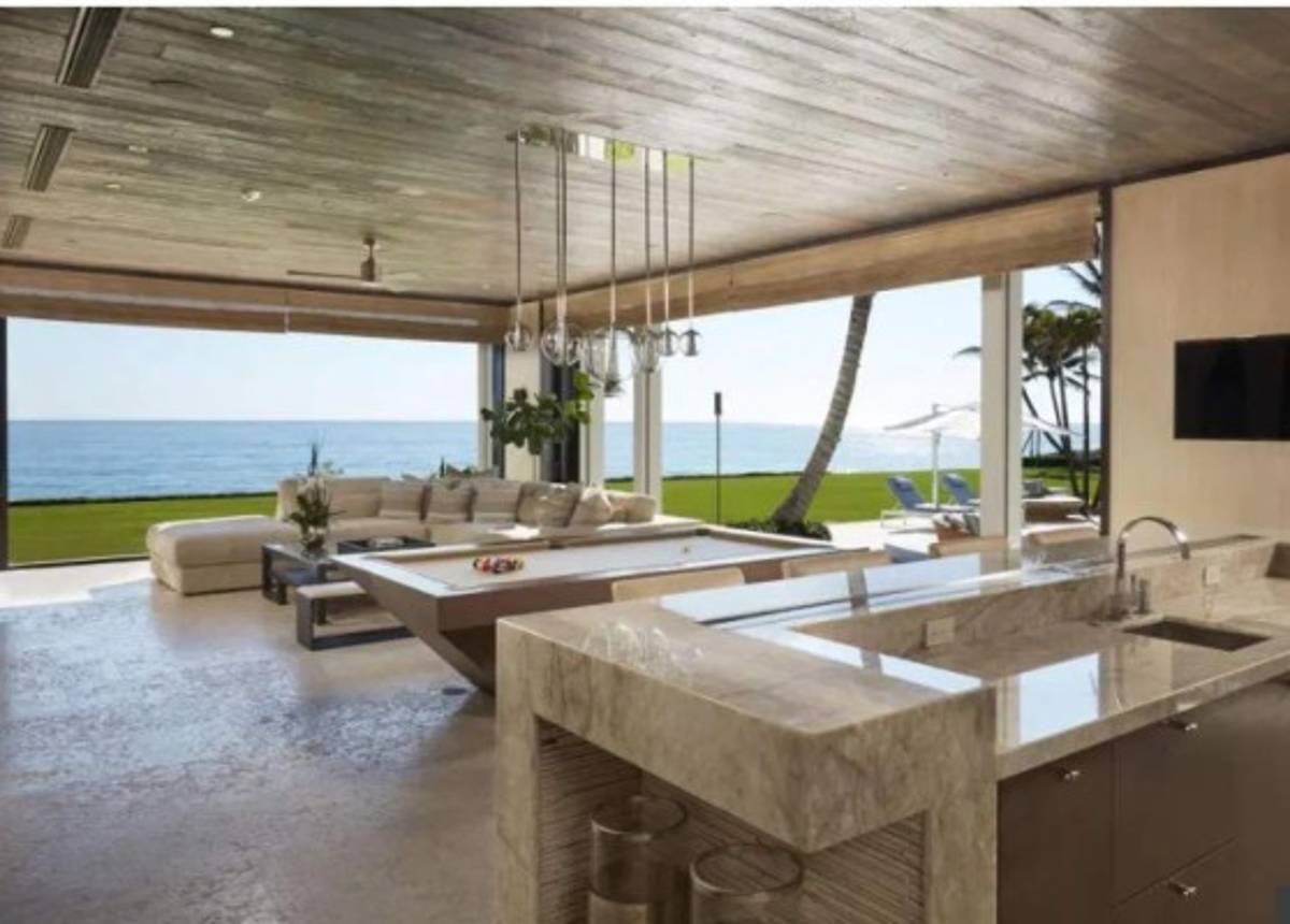 La infartante niñera sueca, ex de Tiger Woods, reduce el precio de su mansión para venderla