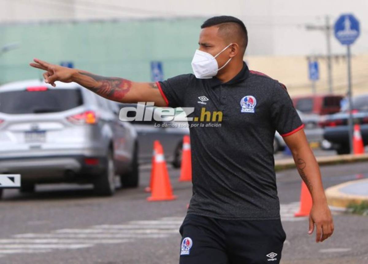 ¡Cánticos y nuevo look! La partida de Olimpia rumbo a Orlando para enfrentar al Montreal Impact