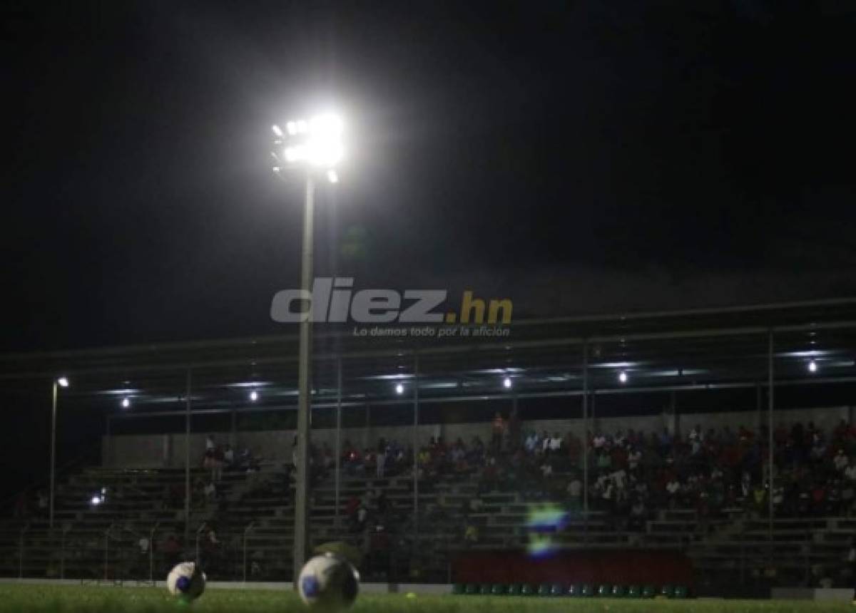 Con danzas, corte de cinta y tremenda fiesta se inauguró alumbrado del estadio de Tocoa