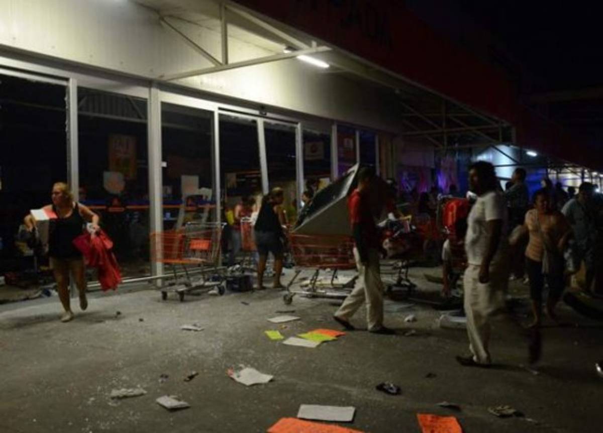 Especial: Saqueos masivos en México por gasolizano