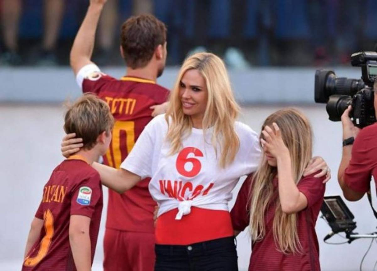 ¡Escándalo! La mujer de Francesco Totti se besó con otra mujer en Italia
