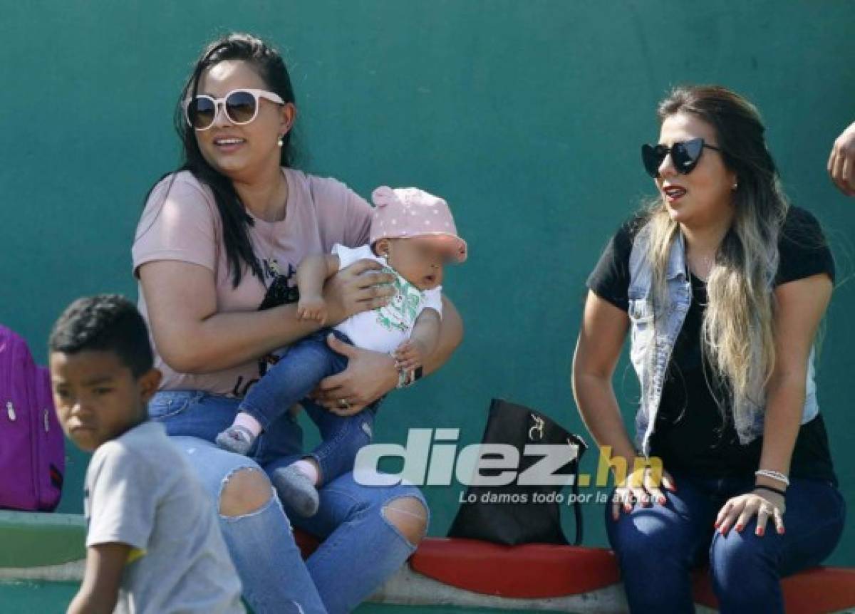 ¡La chela, la colocha y la pelo negro! Hermosuras en el Yankel Rosenthal