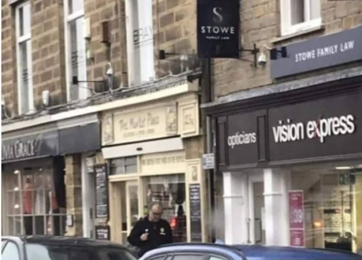 Así es la humilde vida de Bielsa: Se va caminando al trabajo y rechazó vivir en un hotel de lujo