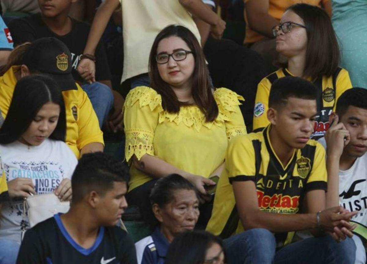 FOTOS: Las lindas chicas que eclipsaron en el juego Honduras-Real España