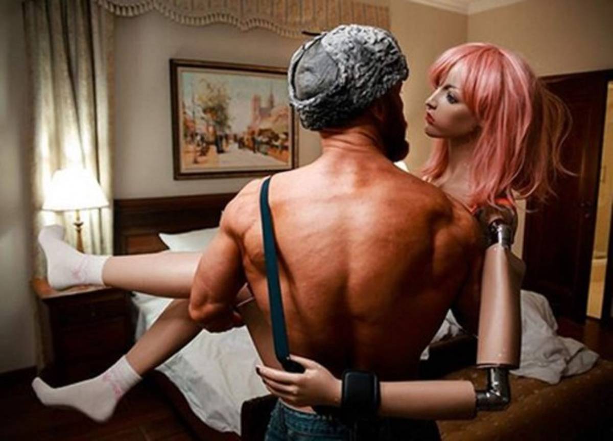 Yuri Tolochko, el popular fisicoculturista que se casará con su muñeca de silicona