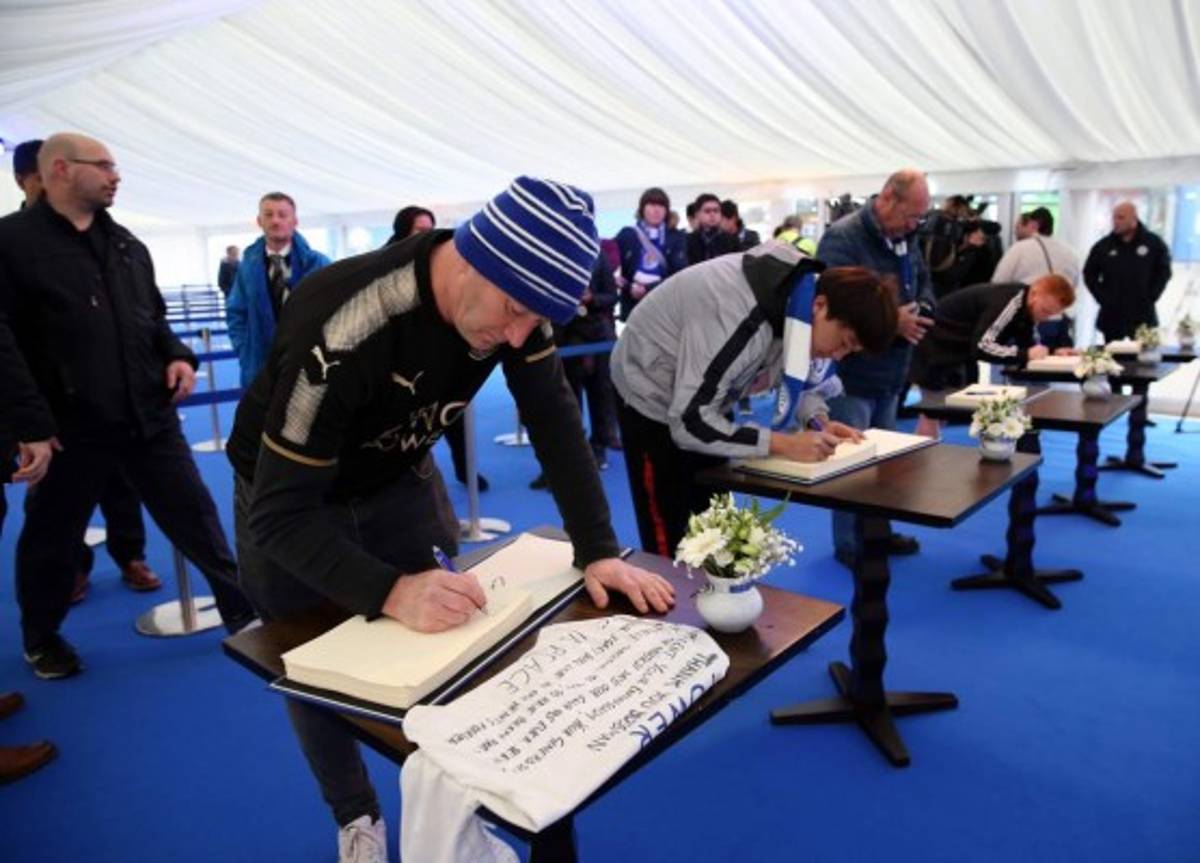 ¡Destrozado! Jamie Vardy y su reacción por la muerte del presidente del Leicester City