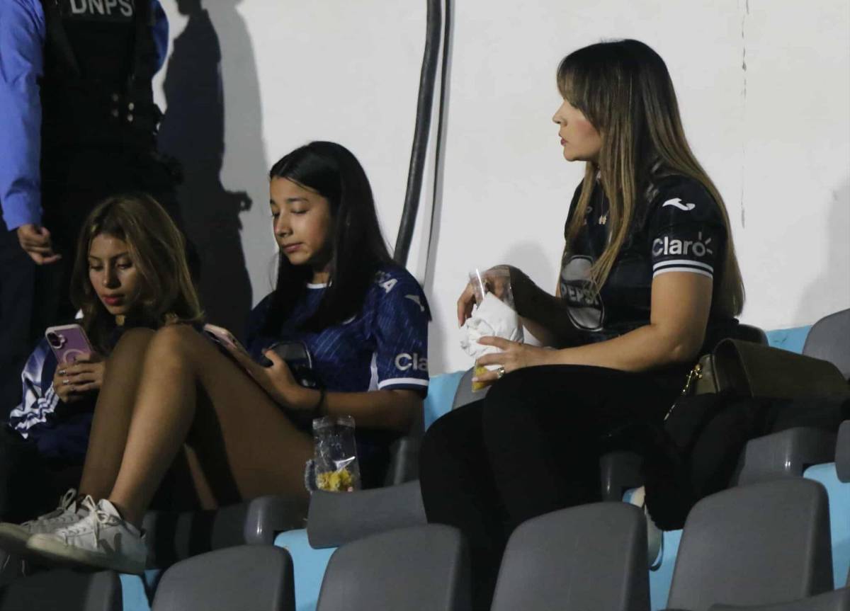 La preciosa chelita sola en el Nacional, las hermosuras motagüenses y las tajaditas son infaltables en la previa del Motagua vs Cartaginés