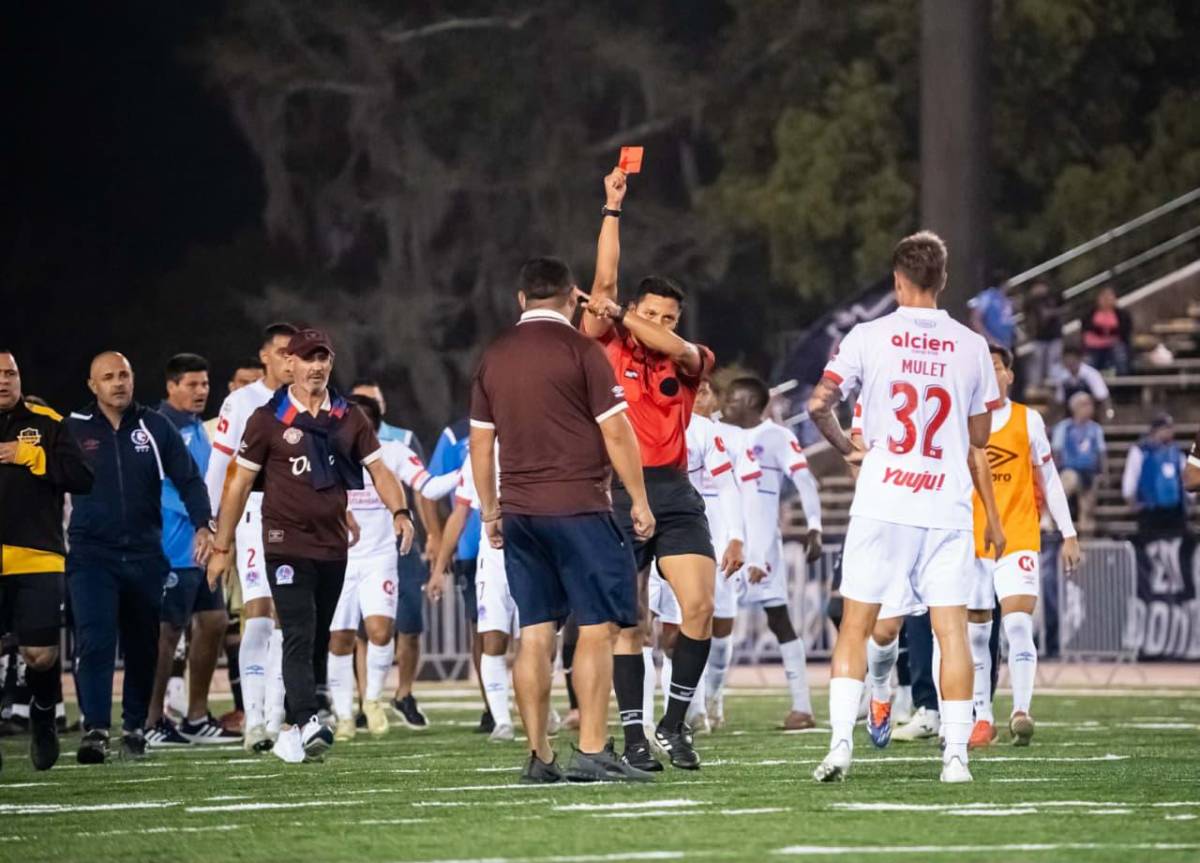 Polémicas, lesiones, tecnología y zafarrancho; así se vivió la actividad del fútbol en Semana Santa