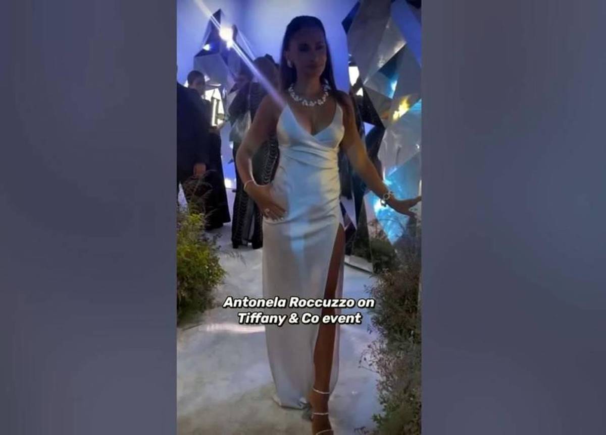 ¿Qué hacia Messi? El despampanante nuevo look de Antonela, el collar de lujo y así fue captada con la novia de J Balvin