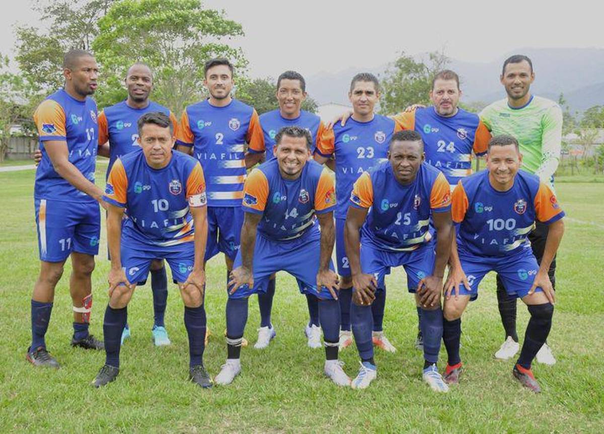 ¿Cómo lucen? Equipo burocrático ficha exseleccionados nacionales retirados y arman 11 titular de lujo