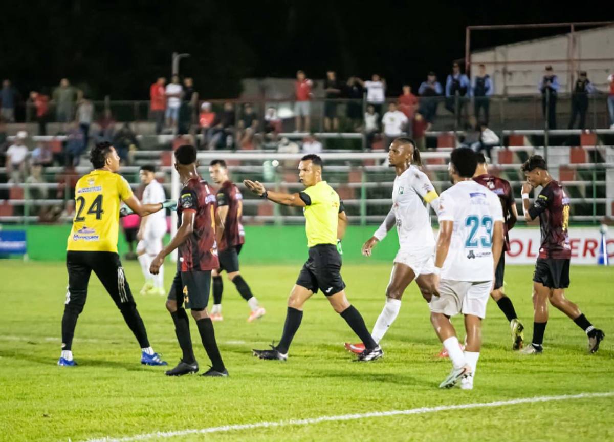Polémicas, lesiones, tecnología y zafarrancho; así se vivió la actividad del fútbol en Semana Santa