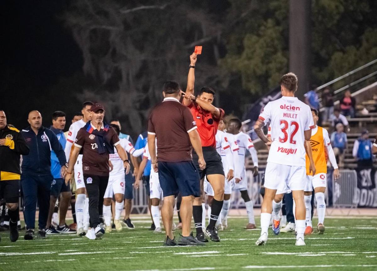 ¡Bochorno en New Orleans! Argentino Agustín Mulet y Riky Zapata se pelean a puño limpio en un amistoso Olimpia-Motagua