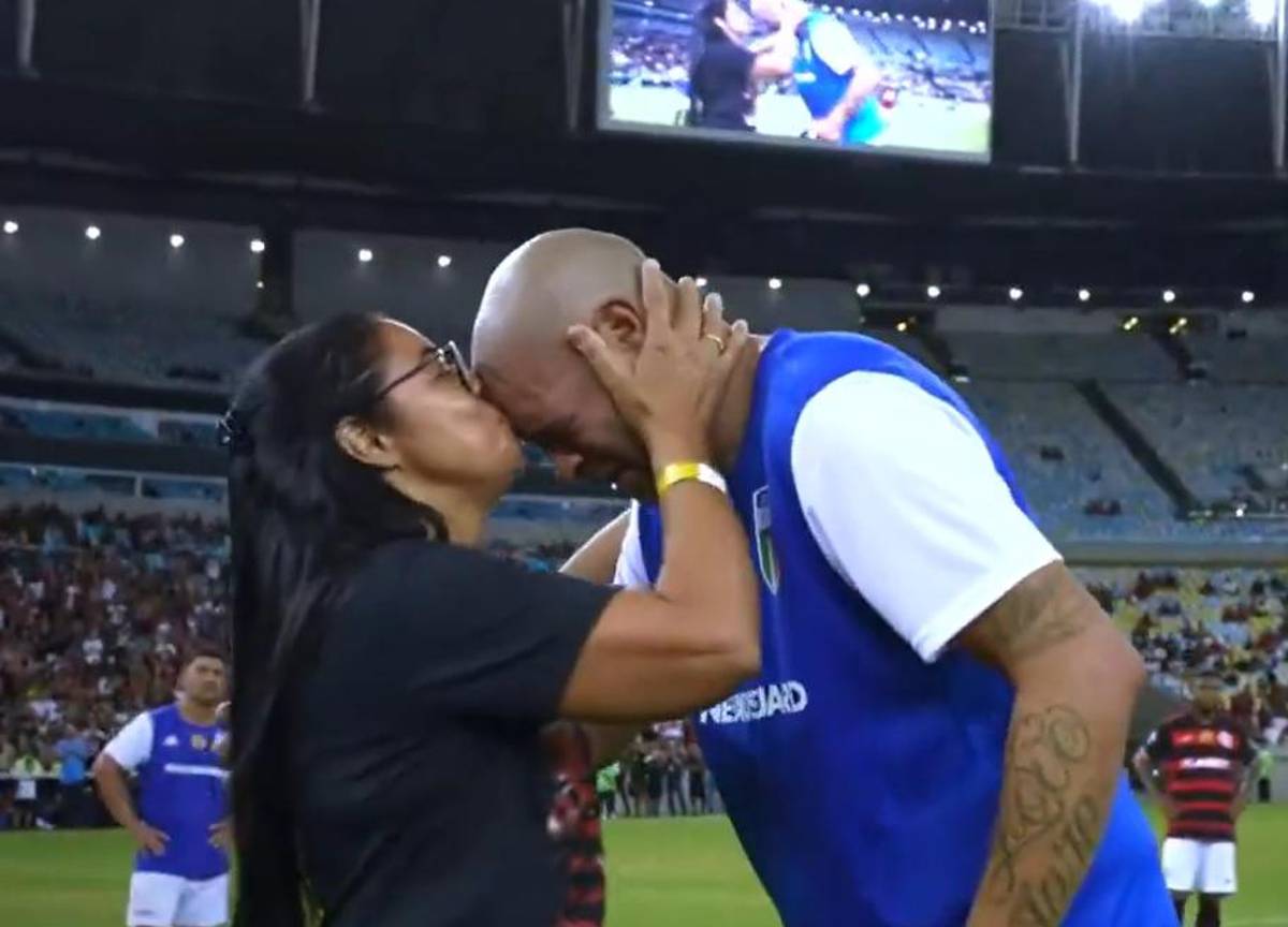 Así fue la despedida de Adriano: se ‘quiebra’ tras escuchar un mensaje de su padre fallecido y el reencuentro con Ronaldo