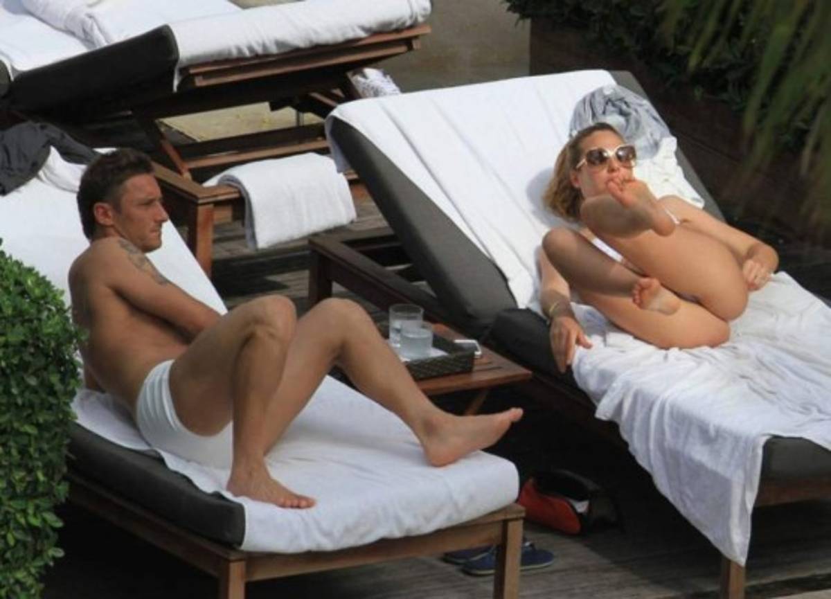 Ilary Blasi, la belleza que cuidará al retirado Francesco Totti en casa